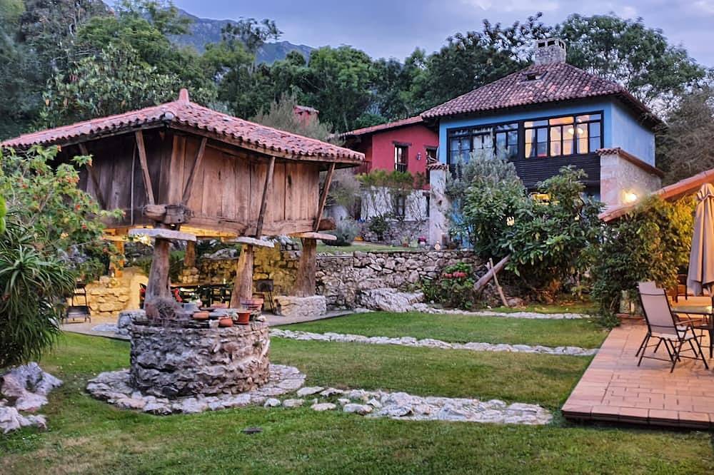 Amaicha, villa: 7 chambres avec 7 salles de bain privées, à 4km de Ribadesella in Camangu, Ribadesella