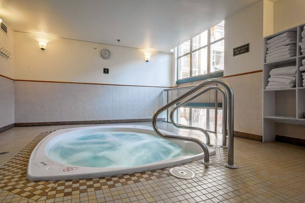 Glamping for 4 Guests in Whistler, Whistler Blackcomb