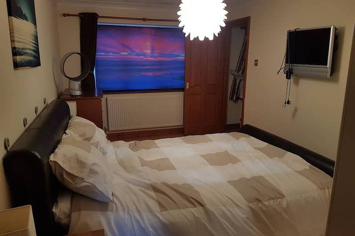 Maison spacieuse, à seulement cinq minutes à pied de la plage, parfaite pour les familles / surfeurs in Bude, Cornouailles