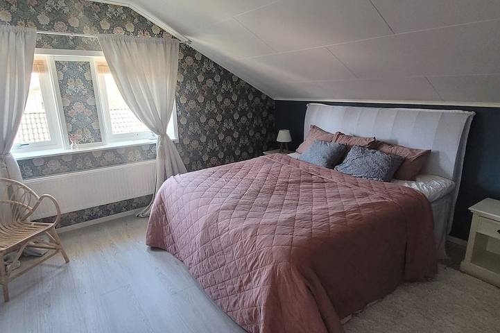 Cheerful 4-bedroom villa with a big cozy garden in Schwedische Ostsee