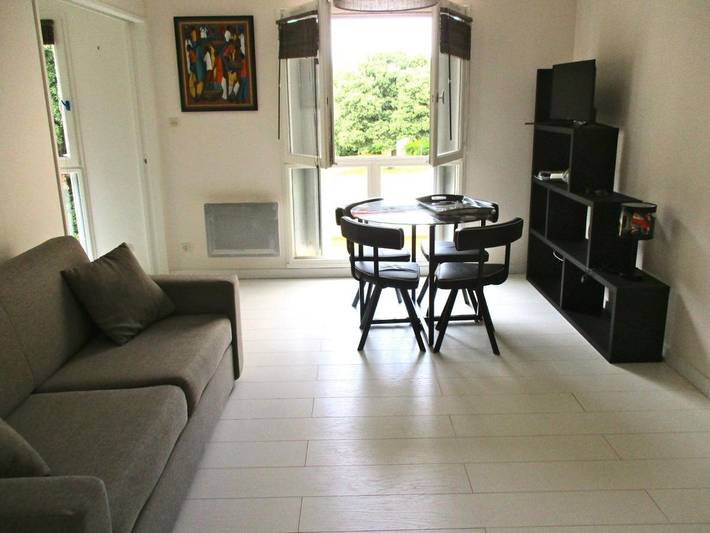 Gîte pour 2 personnes, avec jardin et vue dans Stade Marcel Deflandre