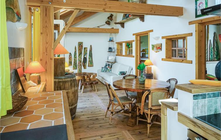 Apartamento junto a la playa: Aparcamiento, TV, Jardín y WiFi in Plouguerneau, Región de Brest