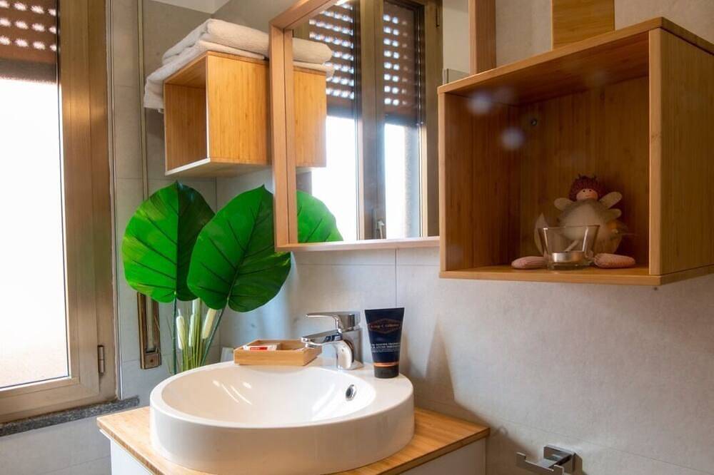 Apartamento entero, A 19 Min walk from the Milan Rho fairgrounds! Carducci Apartment in Pero (Italia), Provincia de Milan