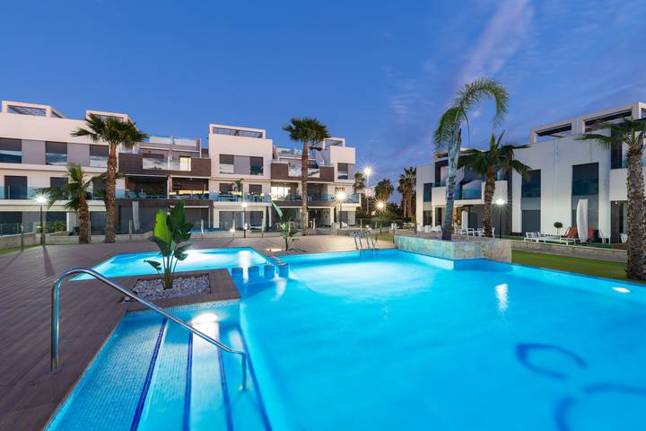 Apartamento de vacaciones para 6 personas, con jardín además de piscina y vistas al lago, Se admiten mascotas - 1