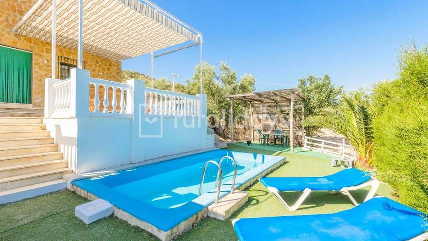 Casa rural para 6 personas, con Terraza además de Piscina y Vistas en Sierra de Yeguas