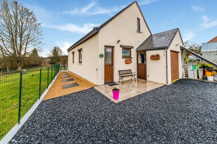 Location de vacances pour 6 personnes, avec jardin, animaux acceptés à Sainte-Ode