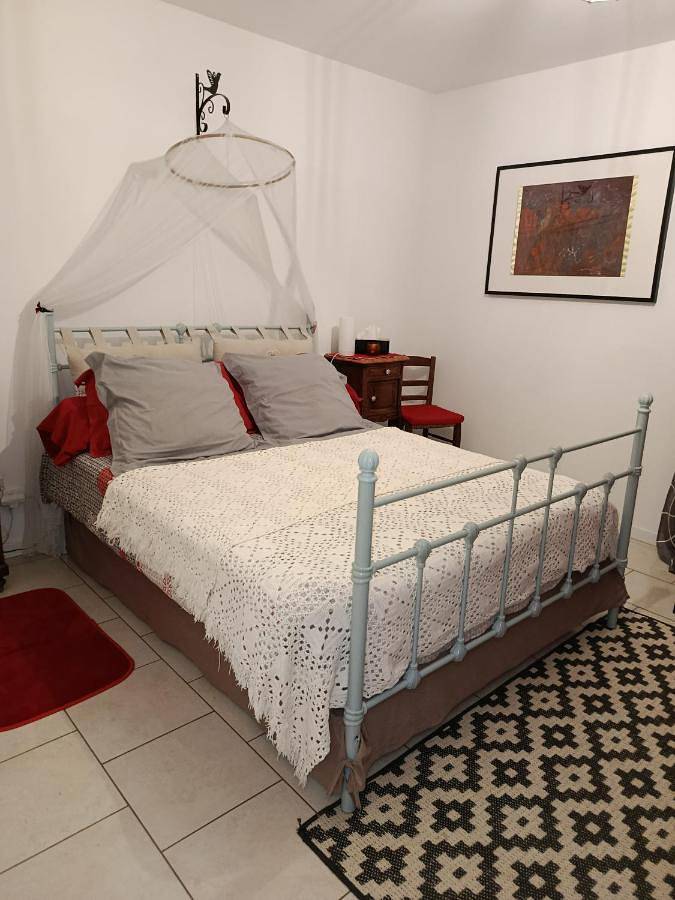 Gîte pour 3 personnes, avec piscine ainsi que vue et jardin, animaux acceptés à Payzac (Ardèche) - 3