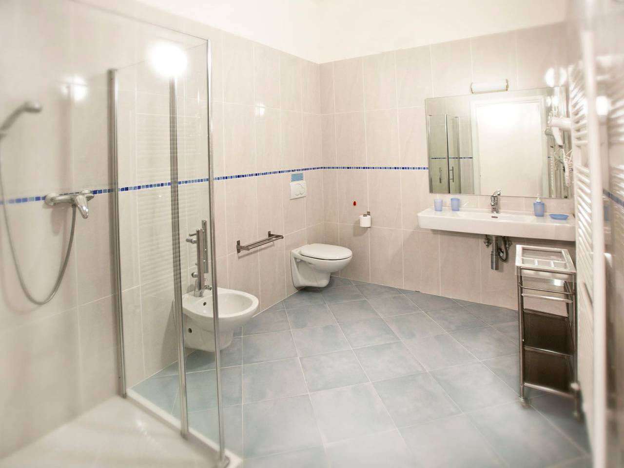 Entire apartment, Dreizimmerwohnung mit teilweiser Seesicht in Malcesine, Garda Mountains