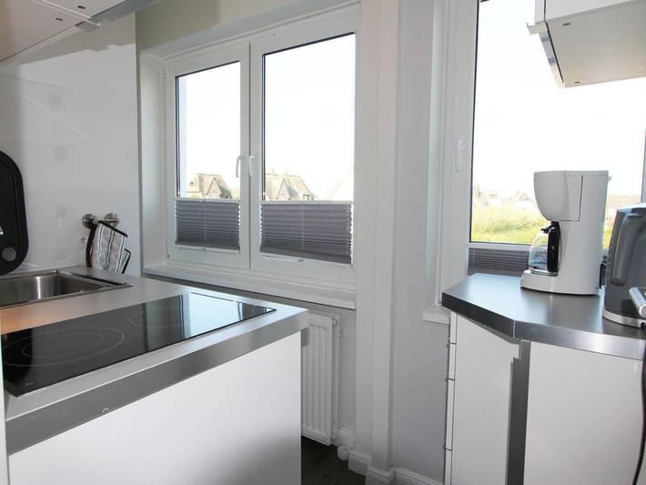 Ganze Wohnung, Helle und strandnahe Ferienwohnung in Wenningstedt mit Balkon und Strandkorb. in Nordfriesische Inseln (Schleswig-Holstein) (Schleswig-Holstein), Wenningstedt