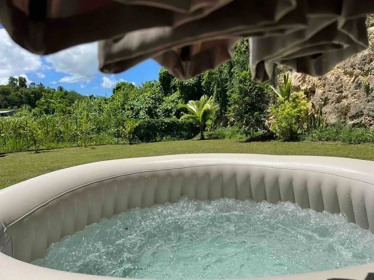 Casa acogedora en Les Abymes con jacuzzi relajante in Les Abymes, Guadalupe
