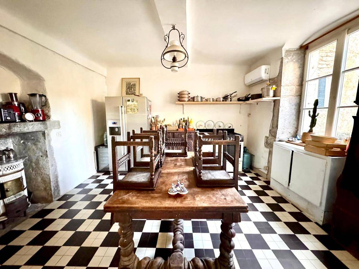 Chambres 6 personnes Maison Saint Jean in Château-Chalon, Jura Francais