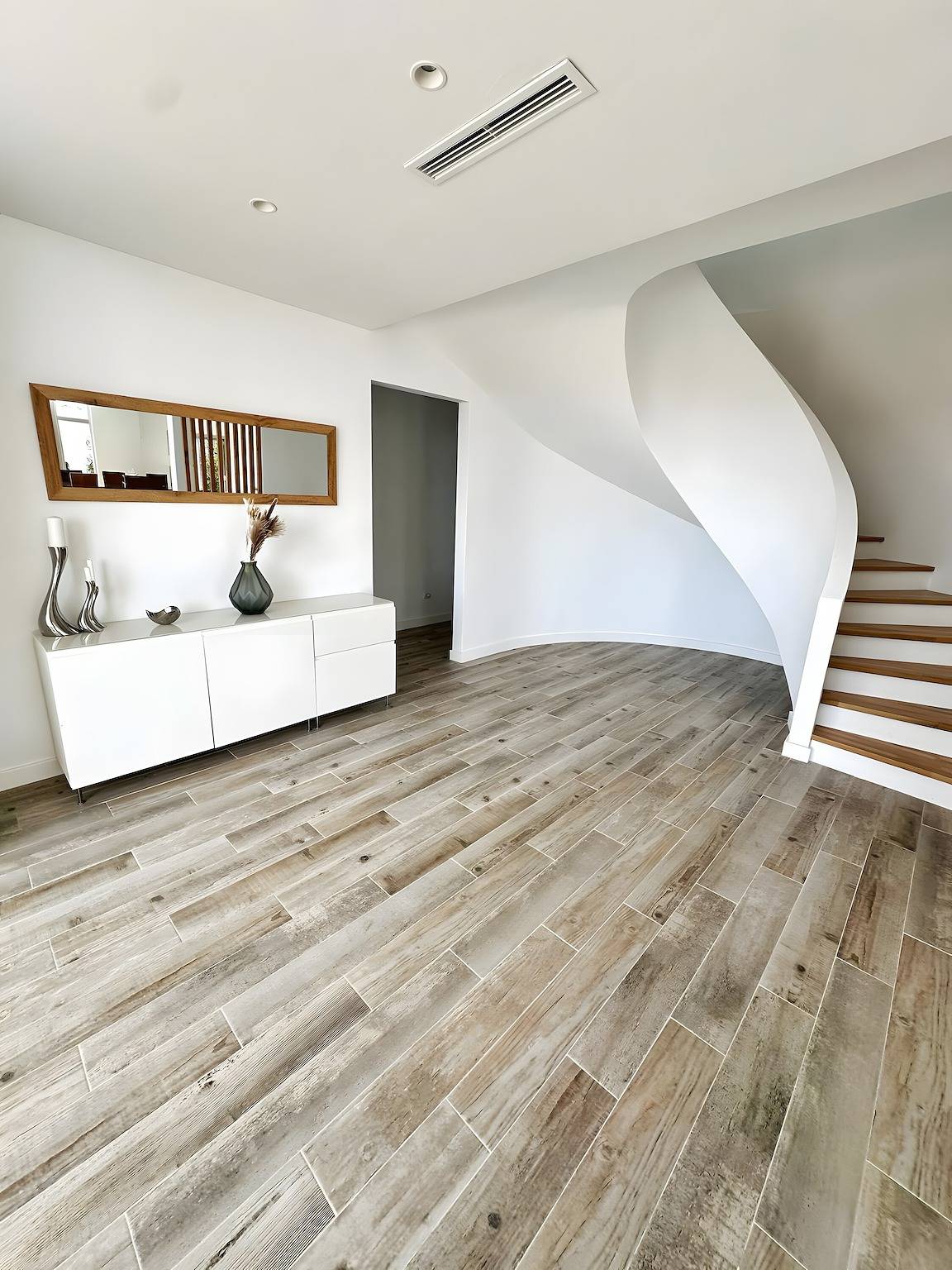 Three-Bedroom House in Calahonda, Mijas in Urbanizacion Calahonda, Mijas