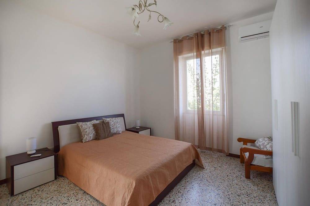 4 bedroom cozy home in Reggio Calabria in Reggio Calabria, Tyrrhenian Coast Kalabria