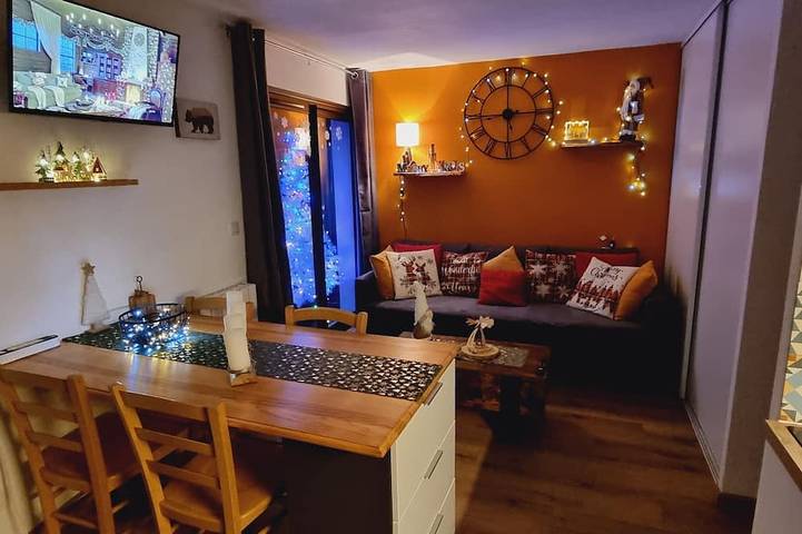 Appartement de vacances pour 6 personnes, avec sauna ainsi que balcon et piscine