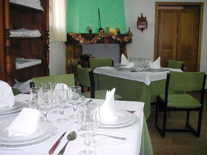 Hotel para 3 personas, con jardín y vistas en Sotorribas