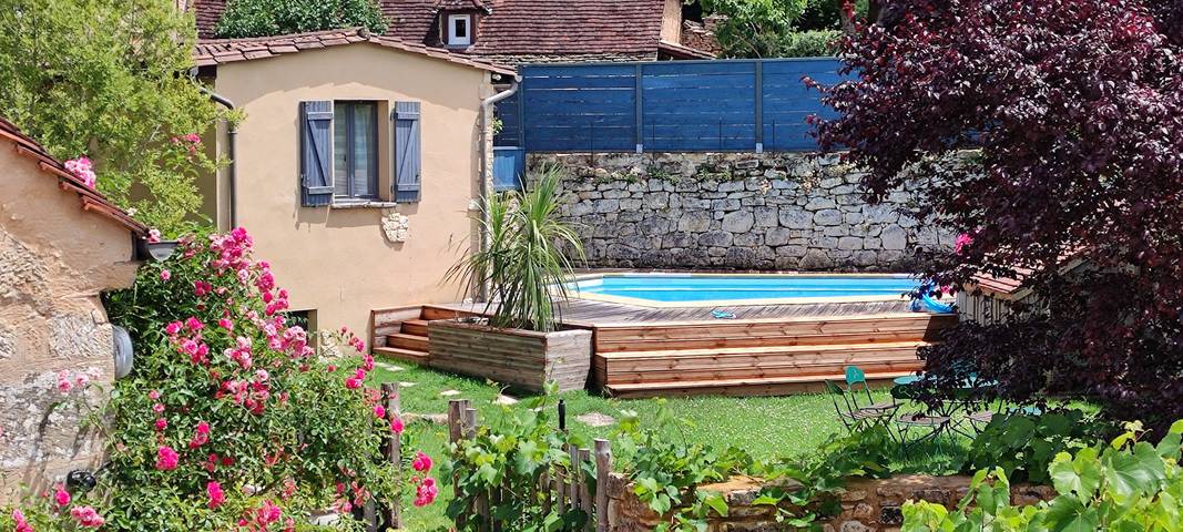 Gîte pour 6 personnes, avec terrasse ainsi que piscine et jardin à Saint-Cybranet - 4