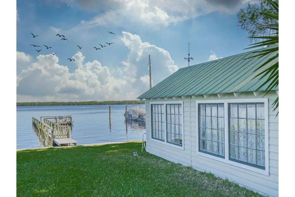 Riverfront Home with Dock- South Historic District- Bring Your Boat! in Palatka, Putnam County (FL)