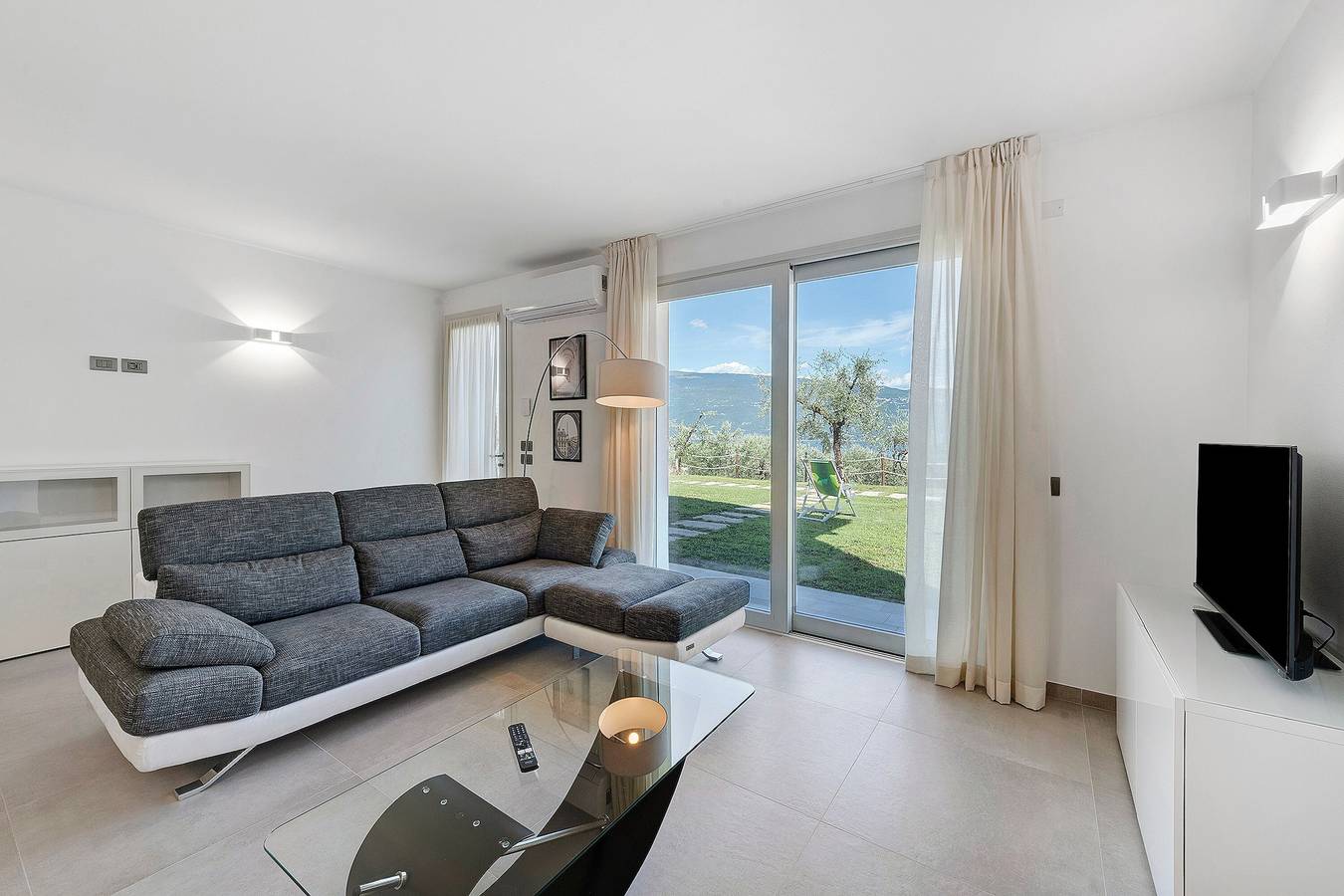 Ganze Wohnung, Apartment 'Mimosa' mit Seeblick, Wlan und Klimaanlage in Gargnano, Gardasee-Berge