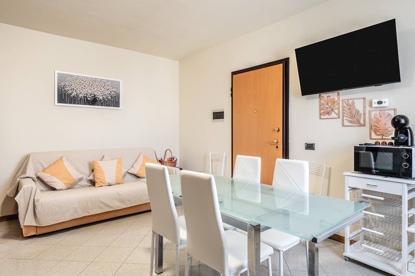 Casa Vacanze 'La Casa Di Leo' con Balcone, Wi-Fi e Aria Condizionata in Cerreto Guidi, Firenze province
