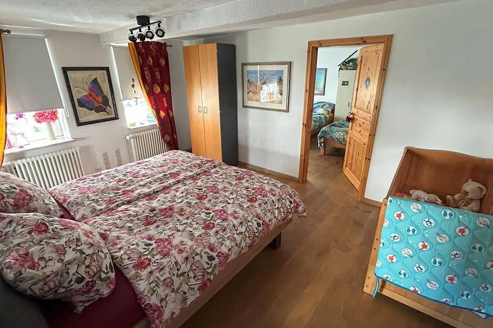 Ganze Wohnung, Stilvolle Ferienwohnung (60m2) mit Freisitz in Bad Rodach, Oberes Maintal - Coburger Land