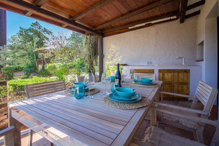 Ganze Wohnung, Ferienwohnung für 2 Personen mit Garten in Baja Sardinia, Arzachena