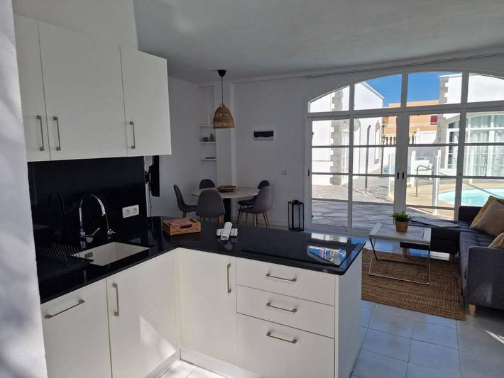 Chalet para 4 personas, con vistas además de piscina y jardín en Fuerteventura - 2