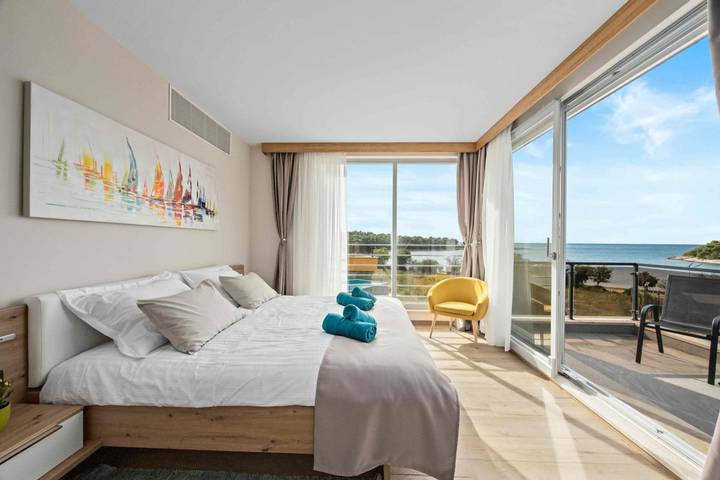 Ferienhaus für 6 Personen, mit Balkon und Terrasse sowie Garten und Pool in Pula