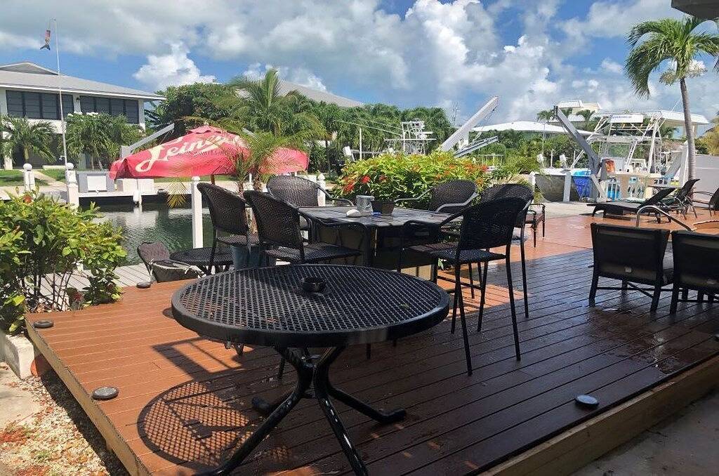 Escape Winter at Gulf side Gem! 45 ft. Dock, pool , hot tub and more in Marathon, Monroe County