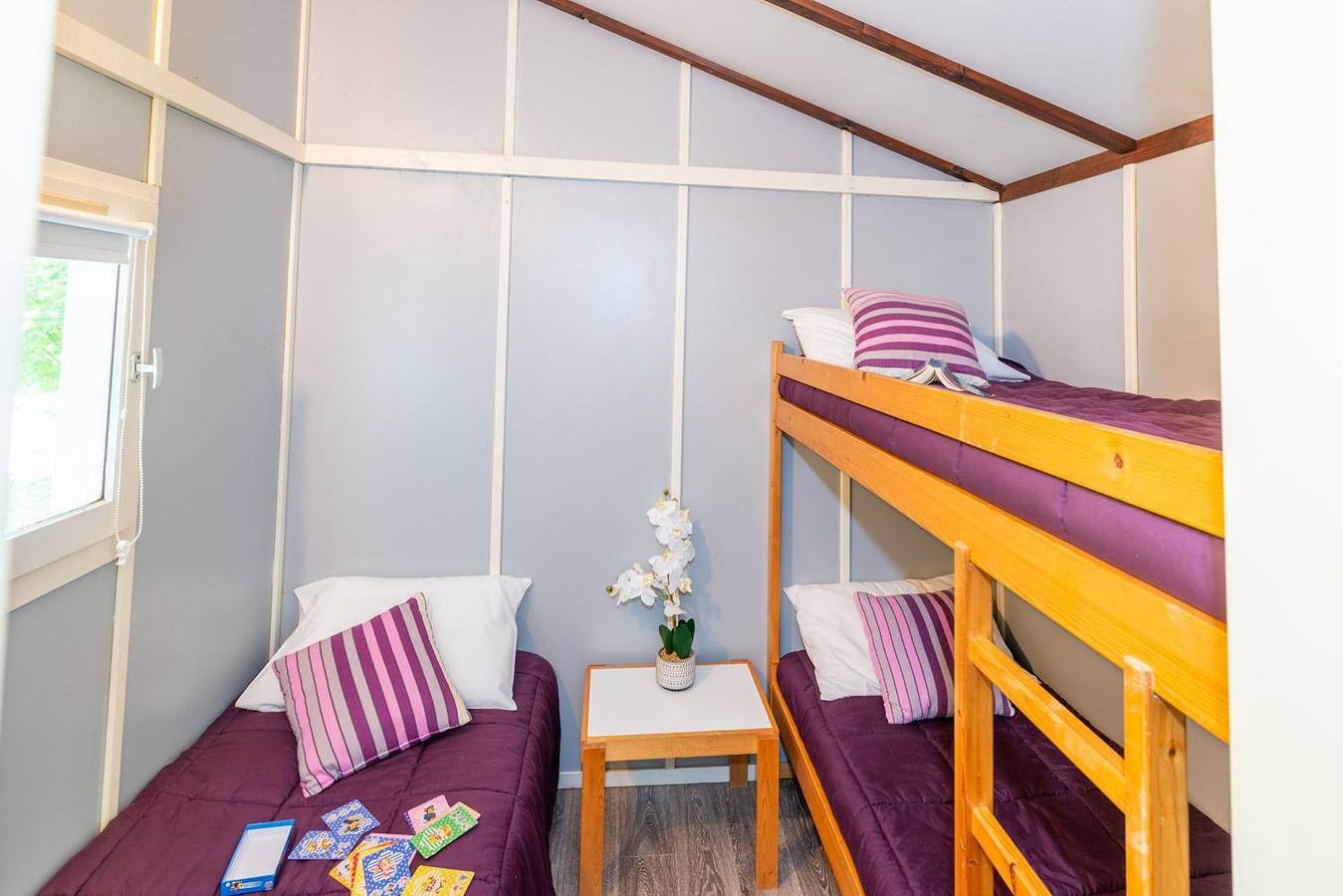 Chalet 3/5 personnes - Village de Vacances Domaine Saint-Jean in Saint-Jean-du-Bruel, Parc naturel régional des Grands Causses