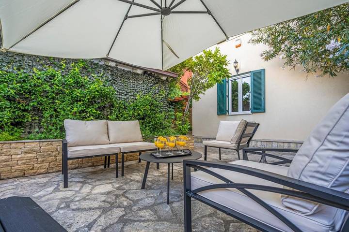 Villa für 10 Personen, mit Garten und Ausblick in Split - 2