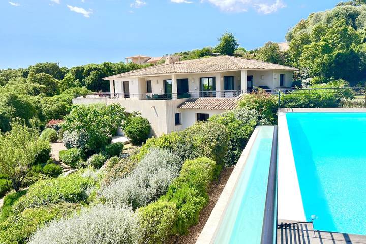 Chalet para 14 personas, con terraza y piscina - 1