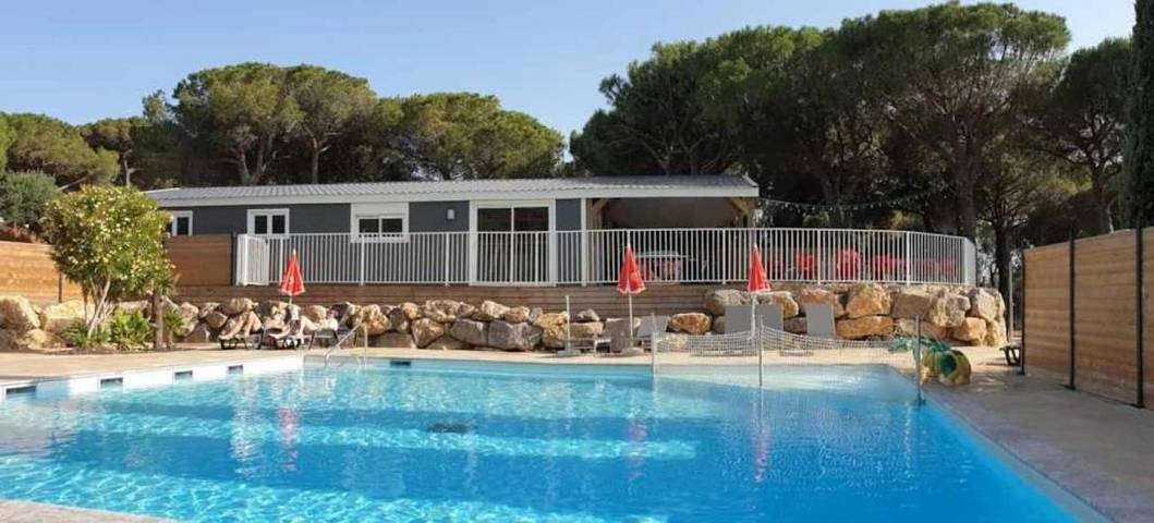 Location de vacances pour 5 personnes, avec piscine et jacuzzi ainsi que terrasse et sauna à Bizanet - 4