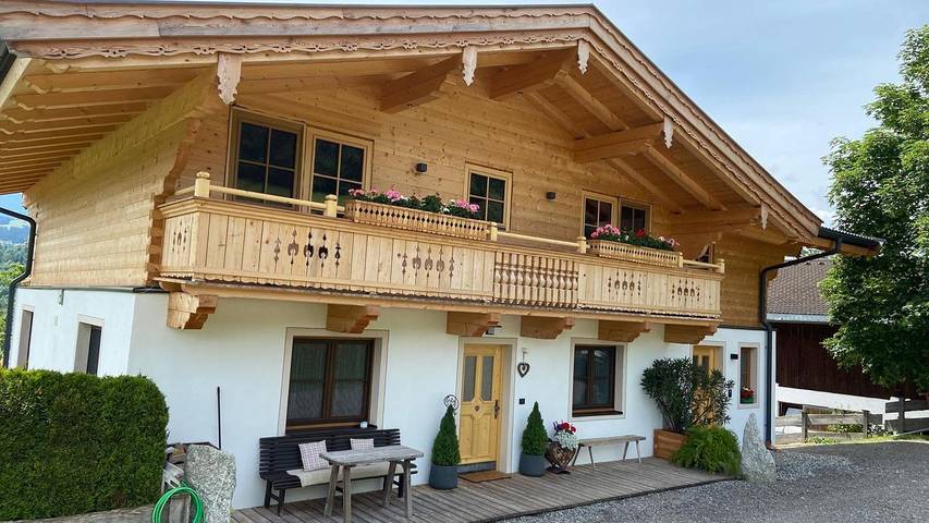 Chalet voor 6 personen, met balkon en tuin, kindvriendelijk in Hopfgarten im Brixental