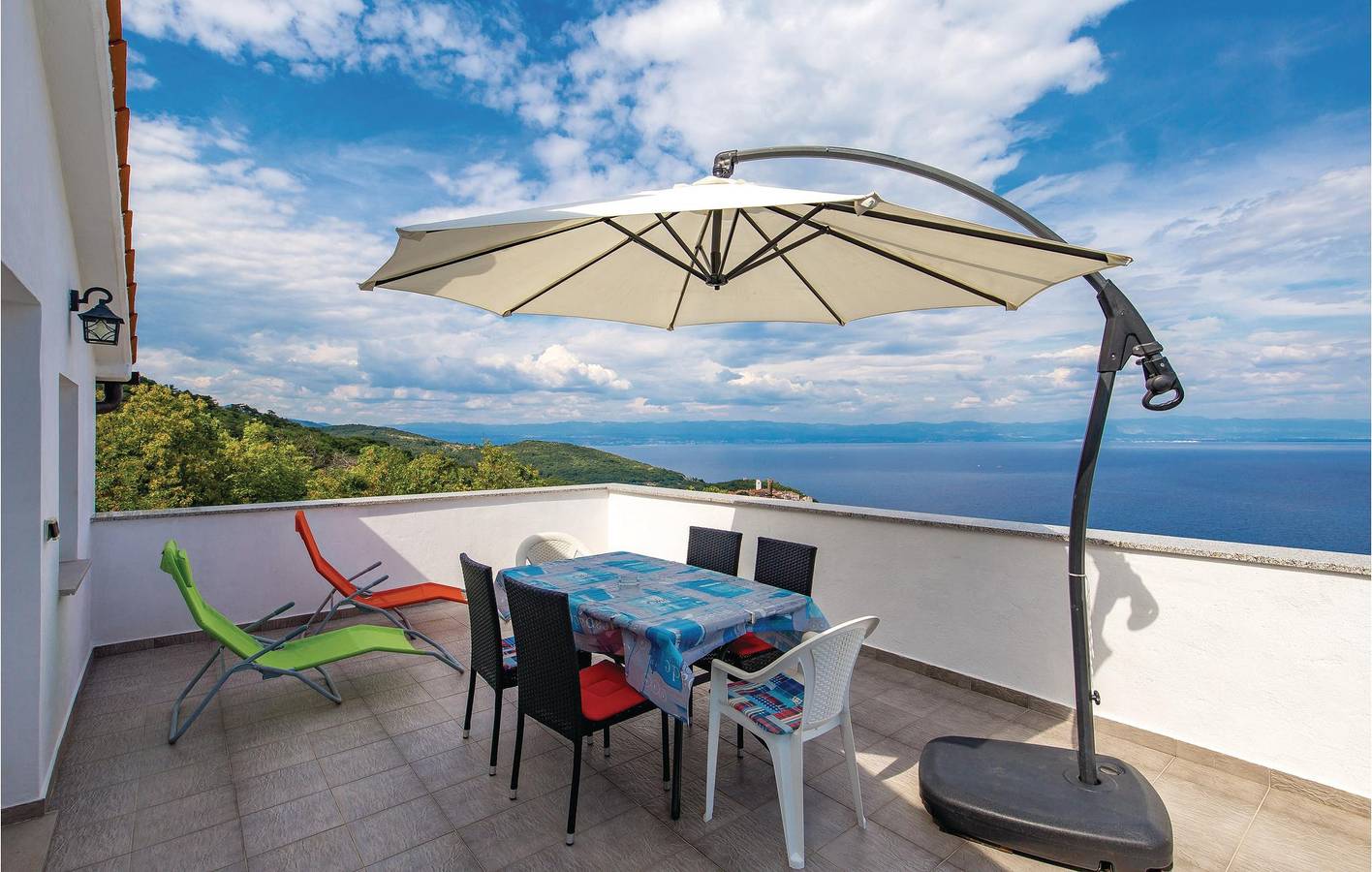 Ganze Ferienwohnung, Gemütliche 1-Zimmer-Wohnung mit Terrasse, WLAN und 1,5 km Entfernung zum Strand von Brsec in Moscenicka Draga, Primorje-Gorski Kotar