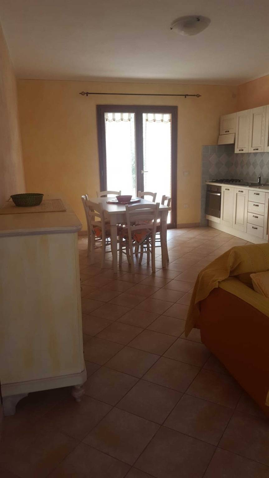 Entire apartment, Apartment 'Trilocale Stella La Maddalena' with Private Terrace, Wi-Fi and Air Conditioning in Parco Nazionale dell'Arcipelago di La Maddalena, La Maddalena