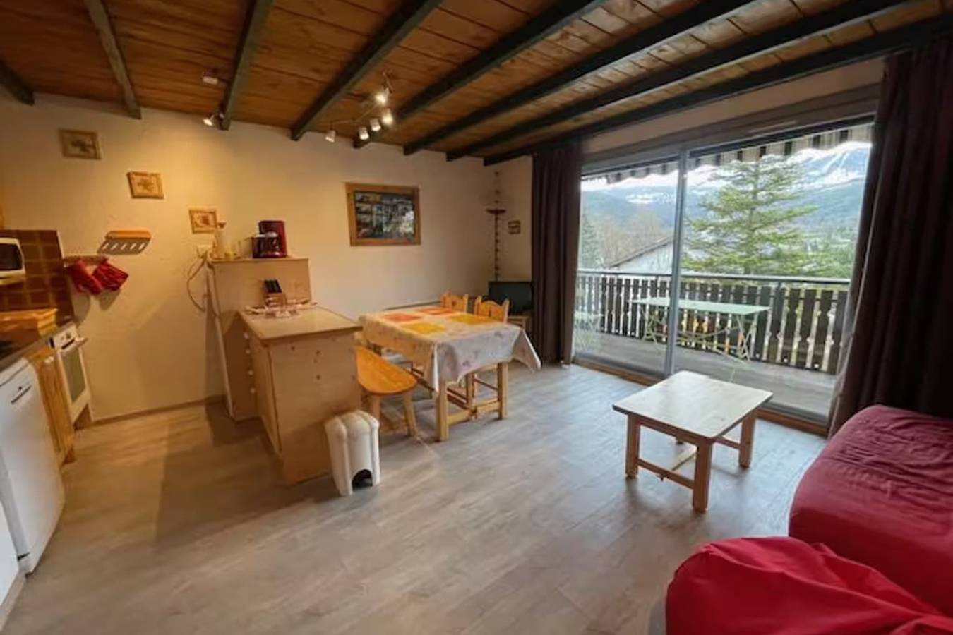 Ganze Wohnung, Ferienwohnung für 4 Personen mit Balkon in Barcelonnette, Espace Lumière