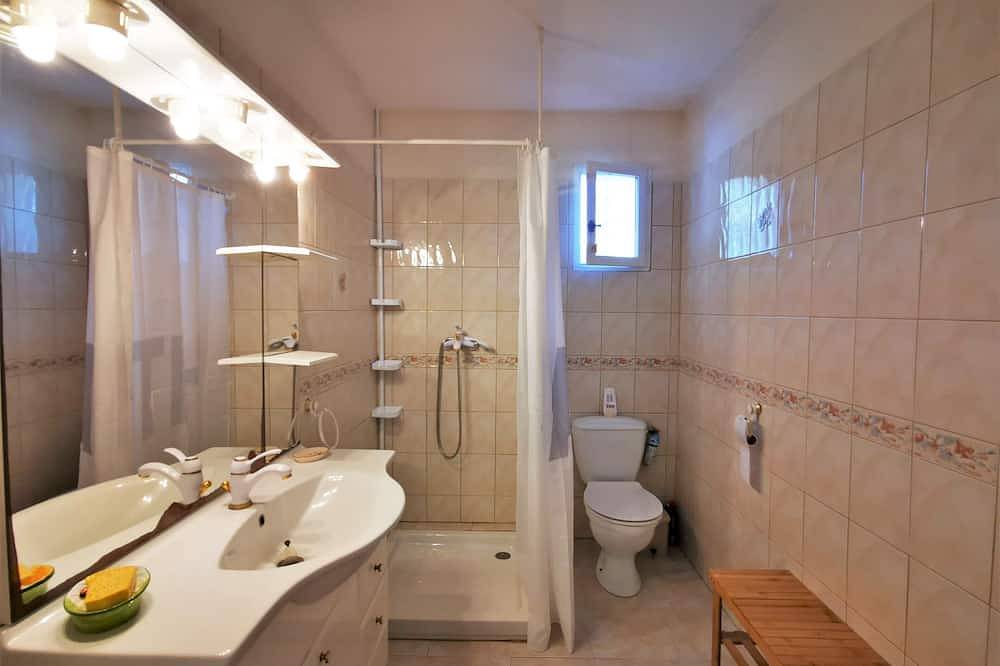 Appartement entier, Gîte au calme avec piscine chauffée in Grillon, Enclave de Valreas