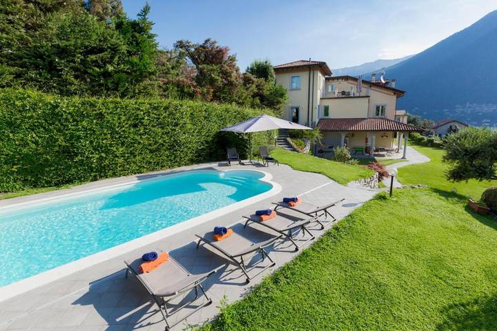 Villa für 15 Personen, mit Pool und Garten sowie Whirlpool