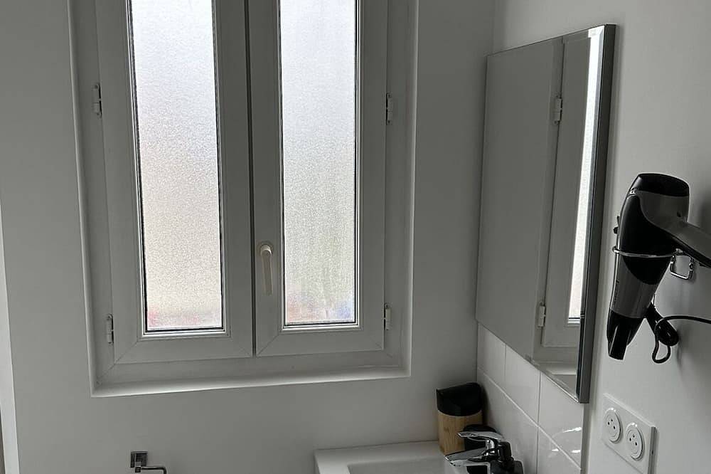 Apartamento entero, Chic and modern apartment in Châtillon, Altos del Sena