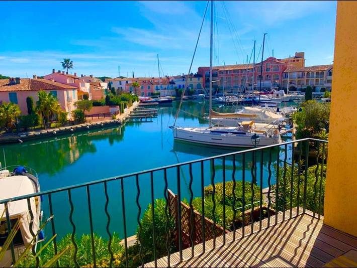 Location de vacances pour 2 personnes, avec vue et jardin, animaux acceptés dans Port Grimaud