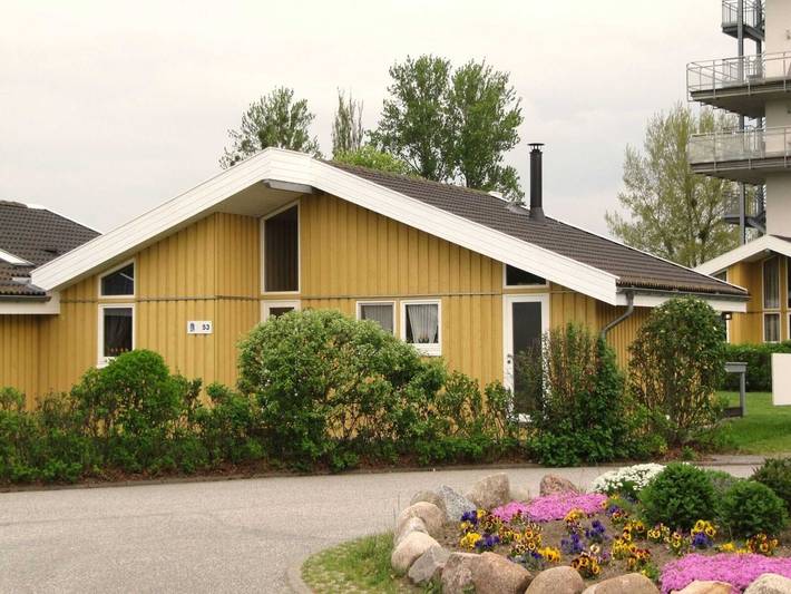 Ferienpark für 4 Personen, mit Sauna und Terrasse sowie Garten und Whirlpool, mit Haustier in Mecklenburgische Seenplatte - 2