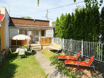 Ferienhaus für 4 Personen, mit Terrasse und Garten in Balatonakali