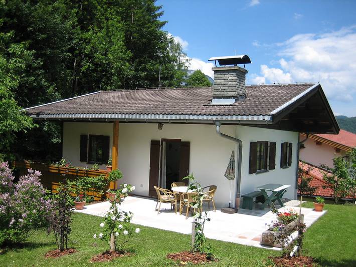 Gîte pour 4 personnes, avec terrasse et jardin à Schwoich