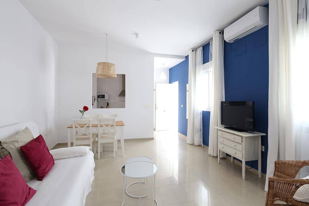 Estudio ideal para parejas con Wifi y climatización por zonas. in Casco Antiguo, Sevilla
