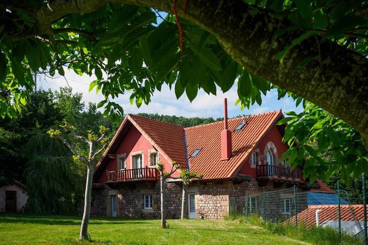 Casa rural para 2 personas, con Terraza y Jacuzzi además de Jardín y Piscina en Campoo