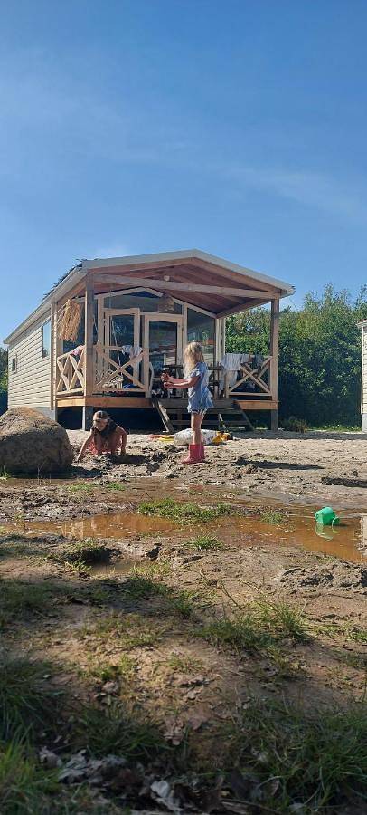 Camping voor 5 personen, with Terras and Tuin as well as Zwembad in Voorthuizen