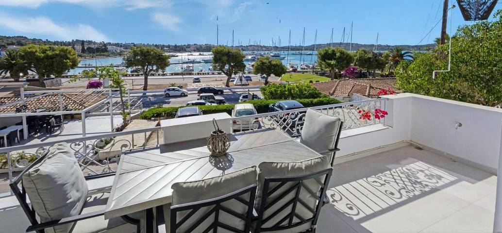 Appartement de vacances pour 6 personnes, avec Balcon ainsi que Terrasse et Vue