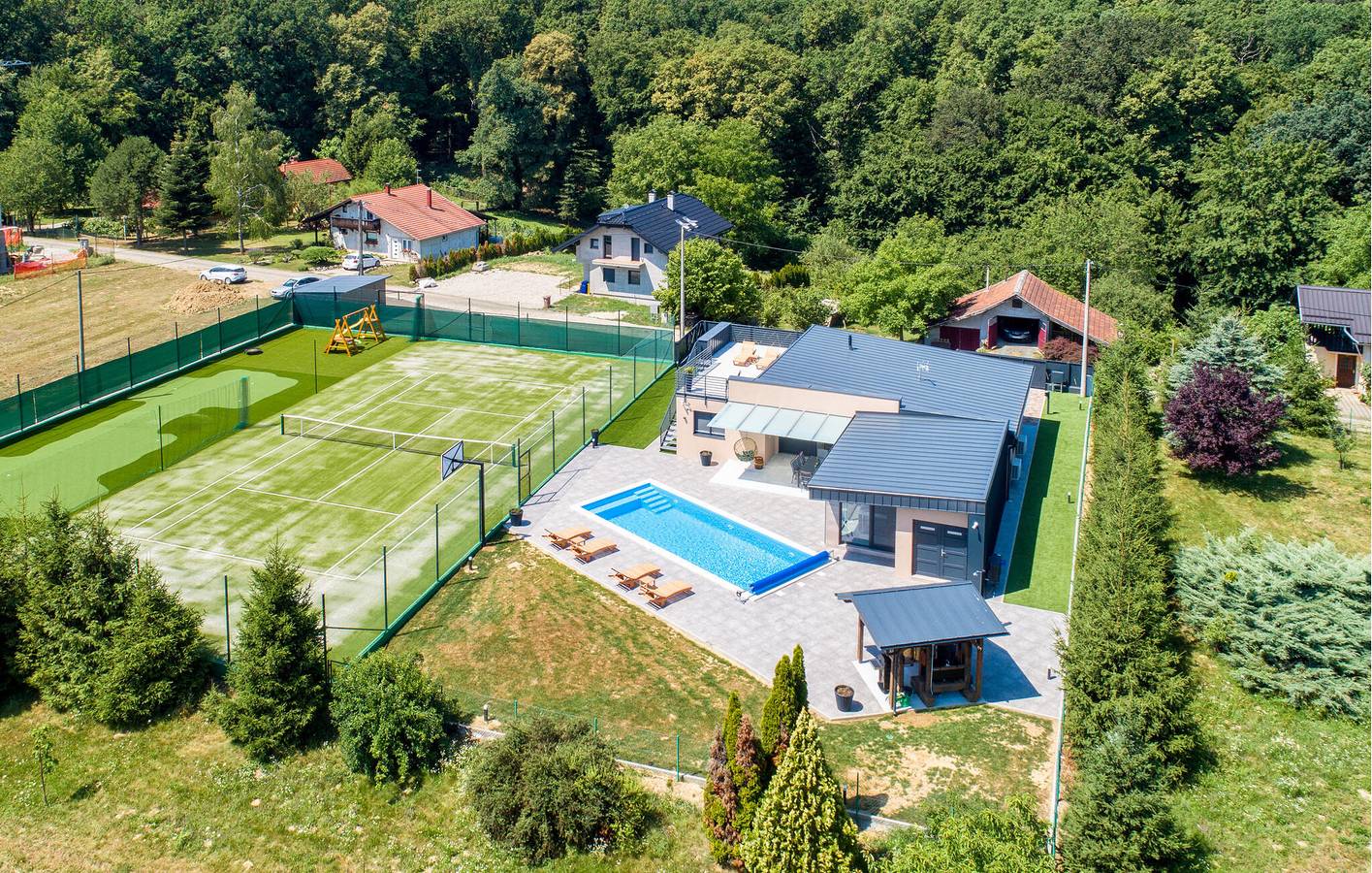 Modernes Apartment mit Pool, Terrasse und WLAN – der perfekte Urlaubsort! in Koprivnica-Krizevci