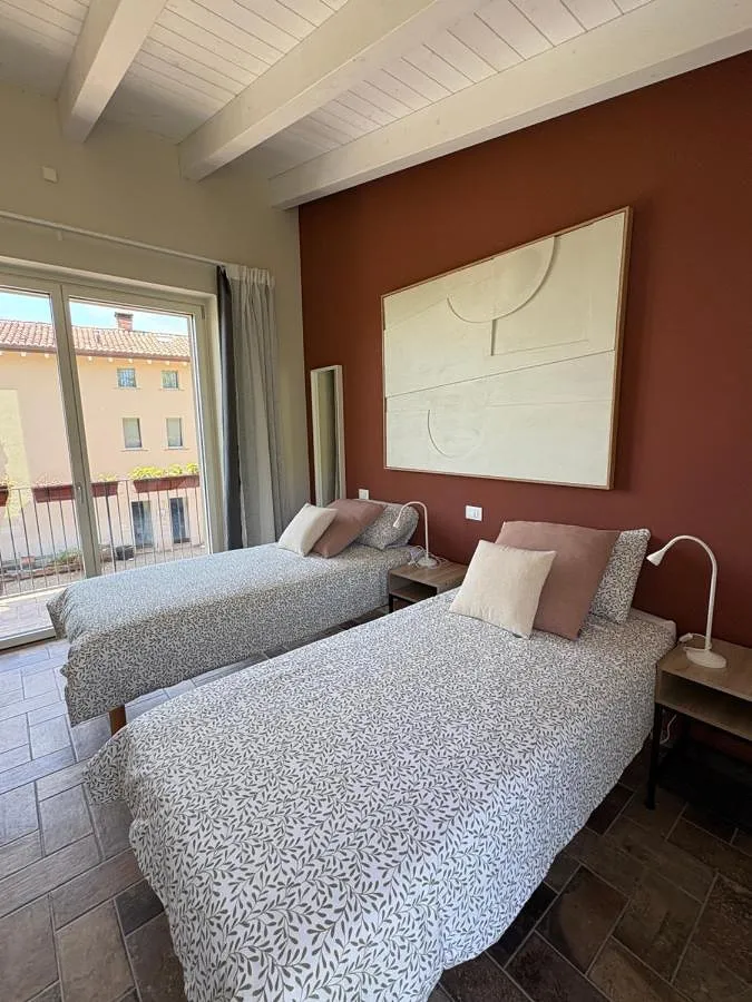 Casa de familia para 2 personas, con piscina y jardín - 1