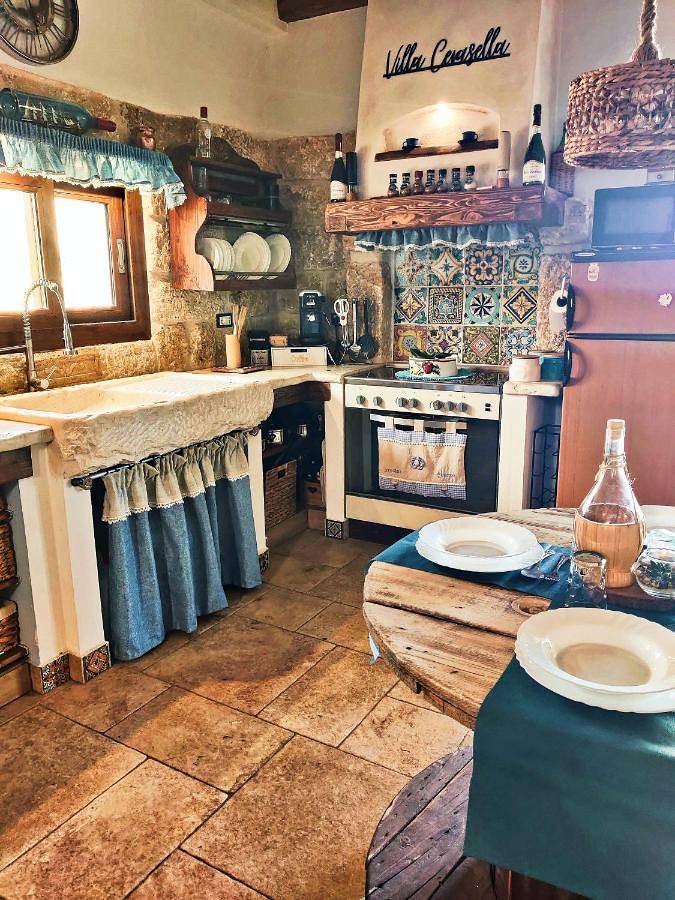 Villa Cerasella - Rustic Sicilian Retreat with Private Pool & Sunset View in Salvina, Trappeto